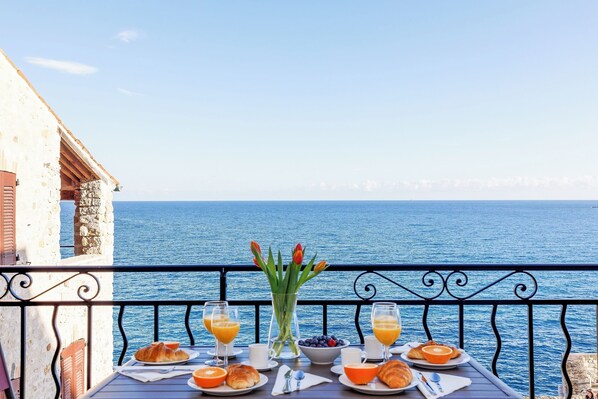 تناول الطعام بالخارج