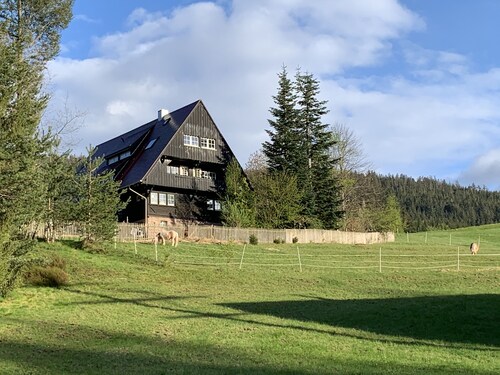 Neu! Fewo Eulennest in idyllischem Forsthaus, individuell und chic