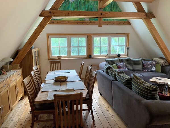 Älytelevisio, kirjoja, stereot