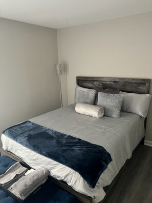 3 bedrooms, WiFi, bed sheets - Mary's Manor Quiet and Safe location you will love (High Point)