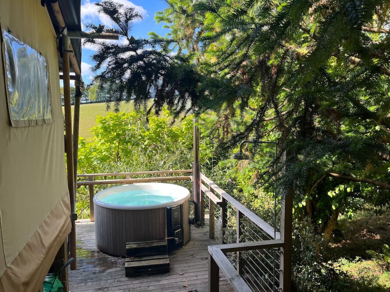 Bain à remous extérieur