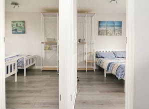 2 Schlafzimmer, Reisekinderbett, kostenloses WLAN, Bettwäsche