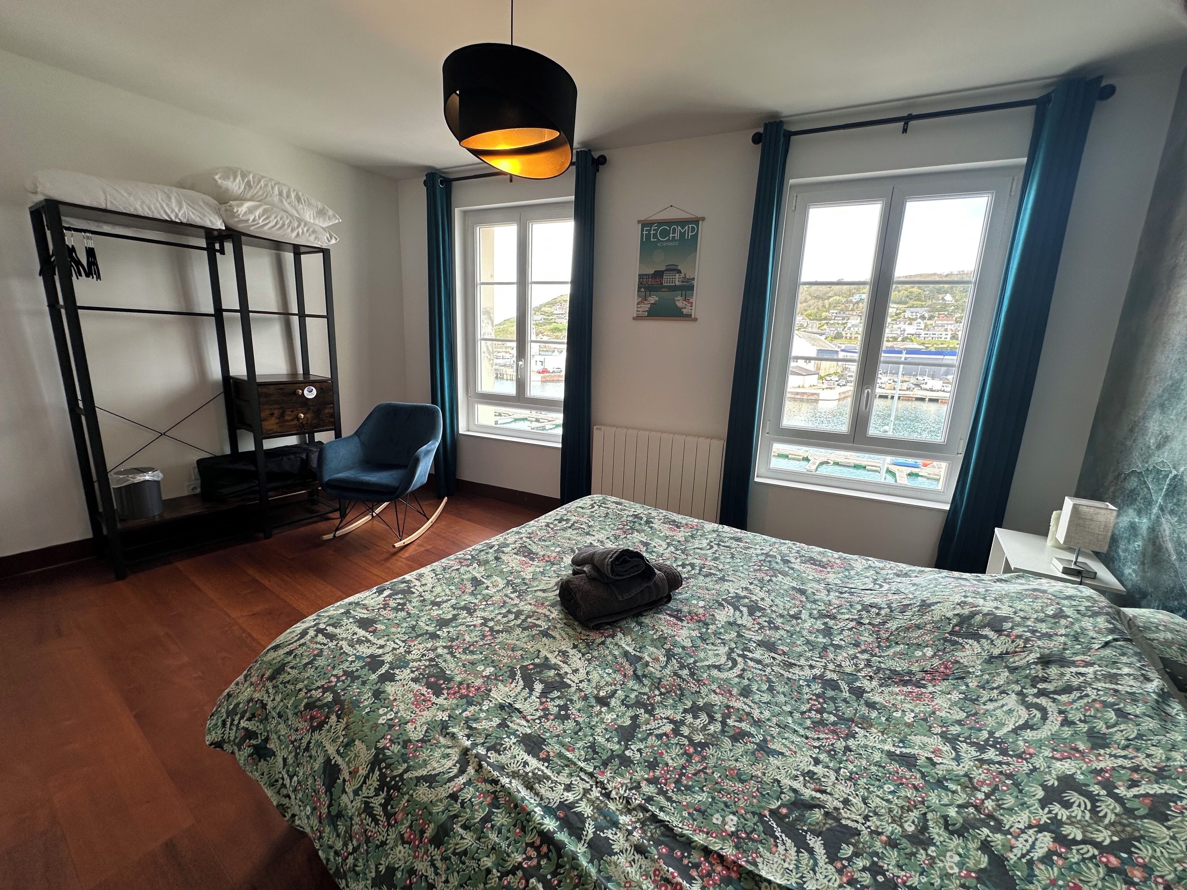 2 chambres, chambres insonorisées, fer et planche à repasser