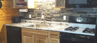 4BR 2BA The Pine Place Cabin in Crosby - Roam, Ride, Relax 