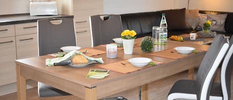 تناول الطعام