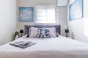 1 chambre, fer et planche à repasser, lit parapluie, Wi-Fi