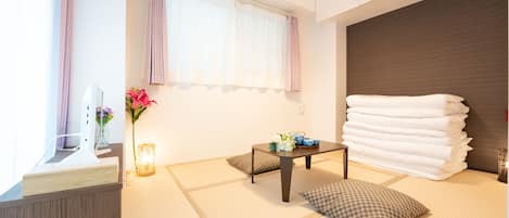 Departamento estándar, 2 habitaciones (GN02) | 2 habitaciones, escritorio y espacio para trabajar con laptop