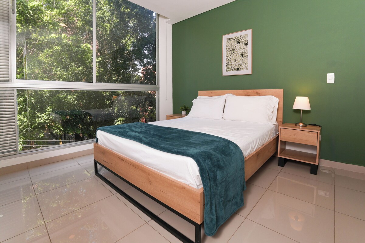 Loft (604B) | Blackout curtains, iron/ironing board, free WiFi, bed sheets