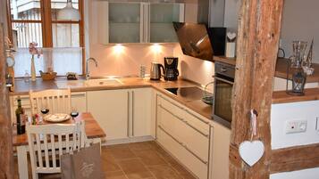 Kühlschrank, Ofen, Herdplatte, Geschirrspüler