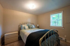 1 bedroom, iron/ironing board, free WiFi, bed sheets - Rose Cottage (Leeds)