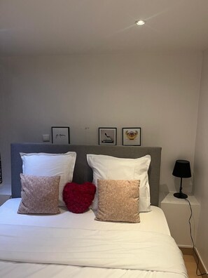 1 chambre, fer et planche à repasser, Wi-Fi, draps fournis