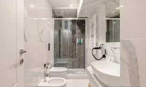 Studio, 1 Queen Bed with Sofa bed | Bathroom | Shower, rainfall showerhead, designer toiletries, hair dryer - The Place 217 (Rome)