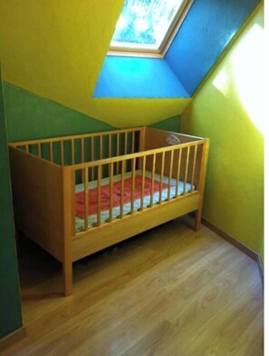 3 chambres, fer et planche à repasser, lit parapluie, Wi-Fi gratuit