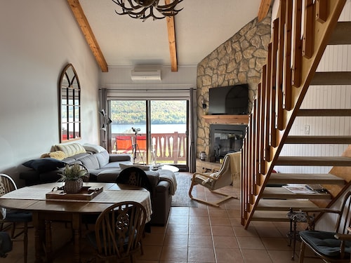 Breathtaking lake and mountain view 2 bdrm condo