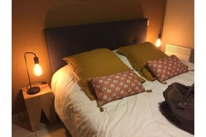 4 chambres, fer et planche à repasser, lit parapluie, Wi-Fi gratuit