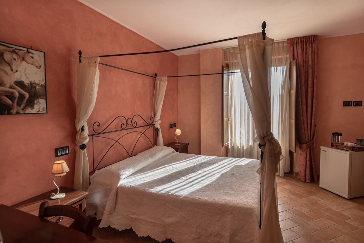 Classic Room | Individually furnished, desk, laptop workspace, free WiFi