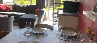 Modern, sunny FH by the sea family-friendly top-renovated 18.-21.9.25Last min.