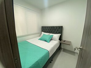 2 chambres, fer et planche à repasser, Wi-Fi gratuit, draps fournis