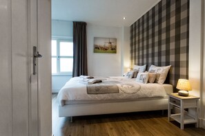 6 Schlafzimmer, Schreibtisch, Reisekinderbett, kostenloses WLAN
