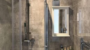 Bathroom - Dockside Lodge (Bootle)