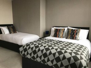 Ameublement personnalisé, espace de travail pour ordinateur portable