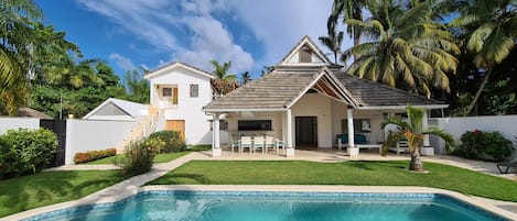 Alberca al aire libre