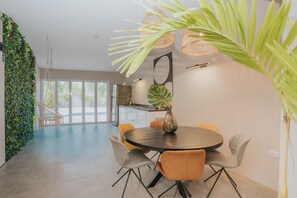 Dining - Private villa with pool & gameroom near Eagle Beach (Oranjestad)