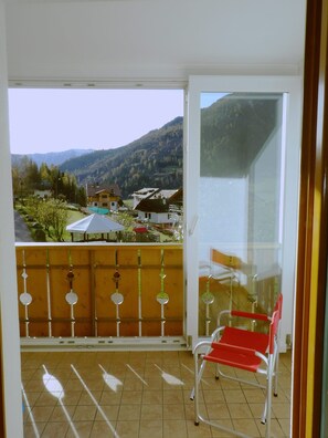 Interior - Luxury apartment "Ciasa Gran Panorama" with a view of the Fassa Valley (Moena)