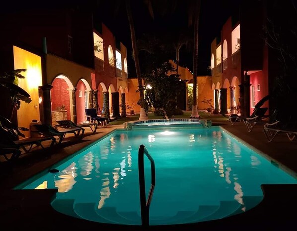 Outdoor pool, a heated pool