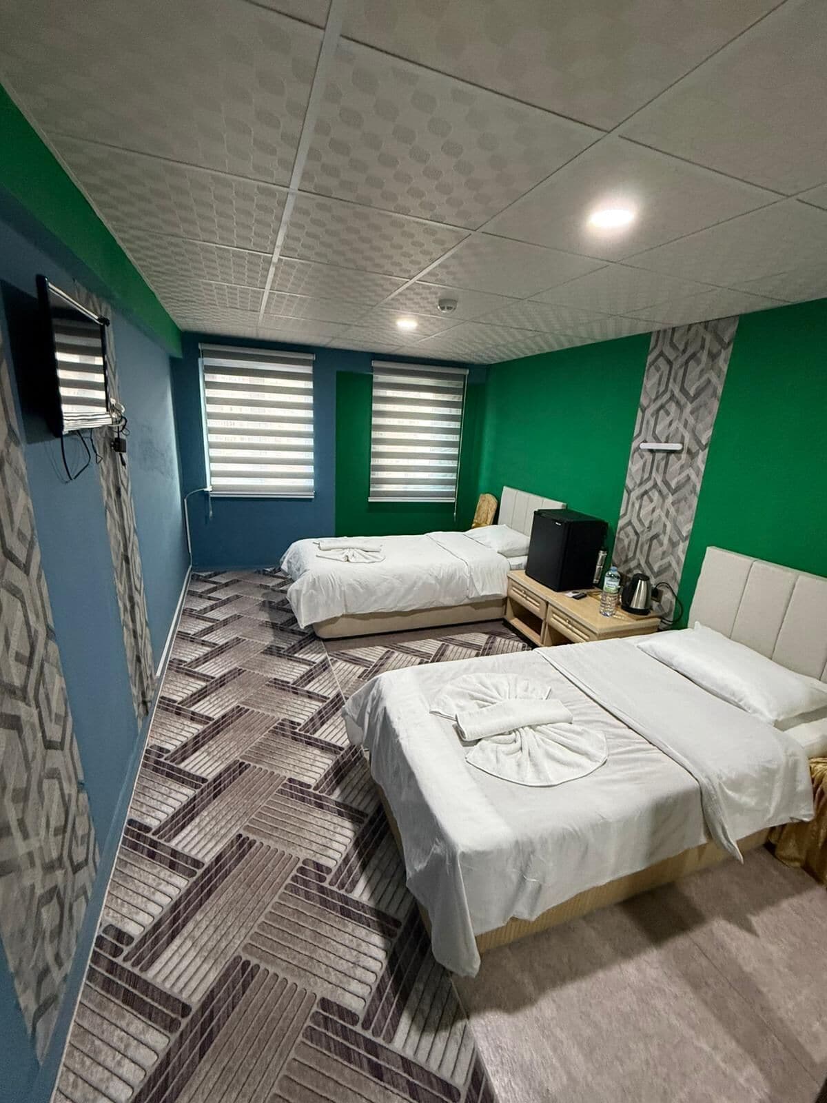 Standard Twin Room | Desk, laptop workspace, free WiFi, bed sheets