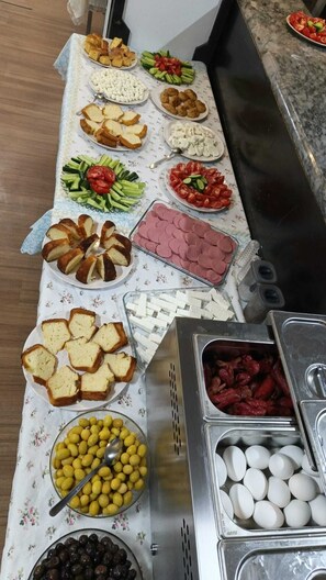 Bao gồm bữa sáng mang đi hàng ngày 