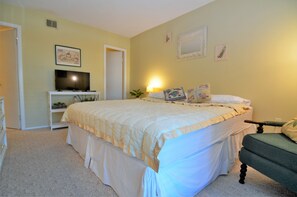 1 bedroom, iron/ironing board, free WiFi