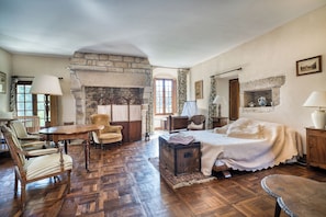 11 habitaciones, wifi y ropa de cama