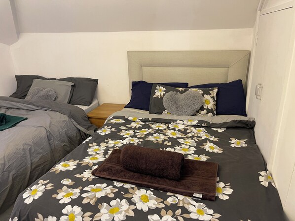 2 Schlafzimmer, Bügeleisen/Bügelbrett, kostenloses WLAN, Bettwäsche