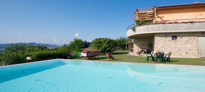 Piscina all'aperto