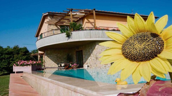 Piscina all'aperto