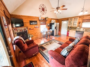 TV, fireplace