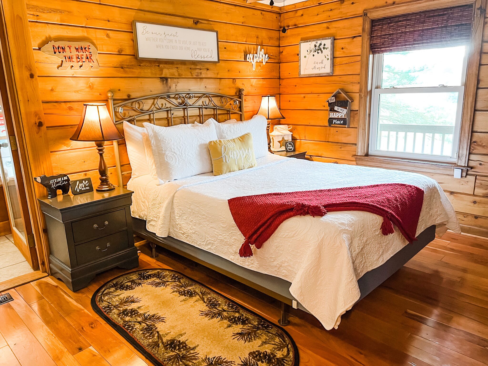 2 bedrooms, iron/ironing board, bed sheets