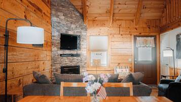 Smart TV, fireplace