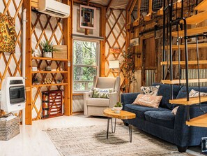 Téléviseur connecté, foyer, lecteur de DVD