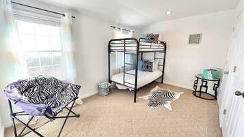 2 bedrooms, desk, iron/ironing board, free WiFi