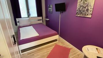 Habitació doble júnior | Decoració individual, mobiliari individual i wifi gratuïta