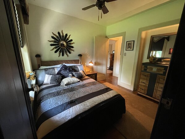 1 bedroom, desk, iron/ironing board, free WiFi