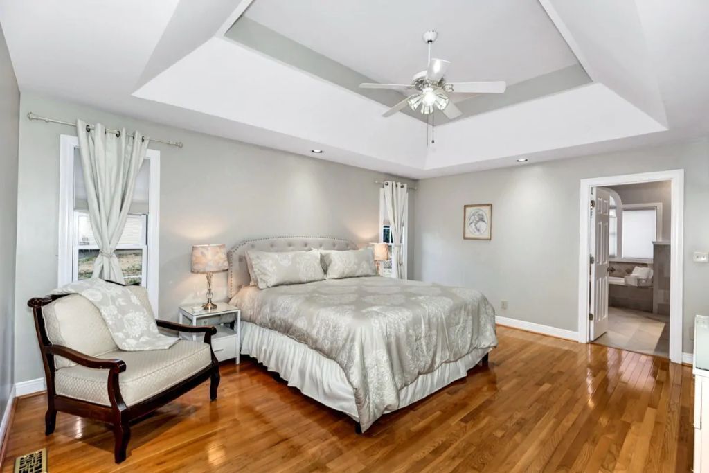 4 Schlafzimmer, Schreibtisch, Bügeleisen/Bügelbrett, kostenloses WLAN