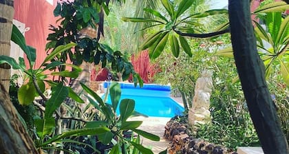 Fully equipped 6 bedroom villa with swimming pool 200m from the beach