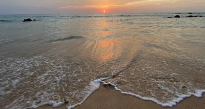 Fully equipped 6 bedroom villa with swimming pool 200m from the beach