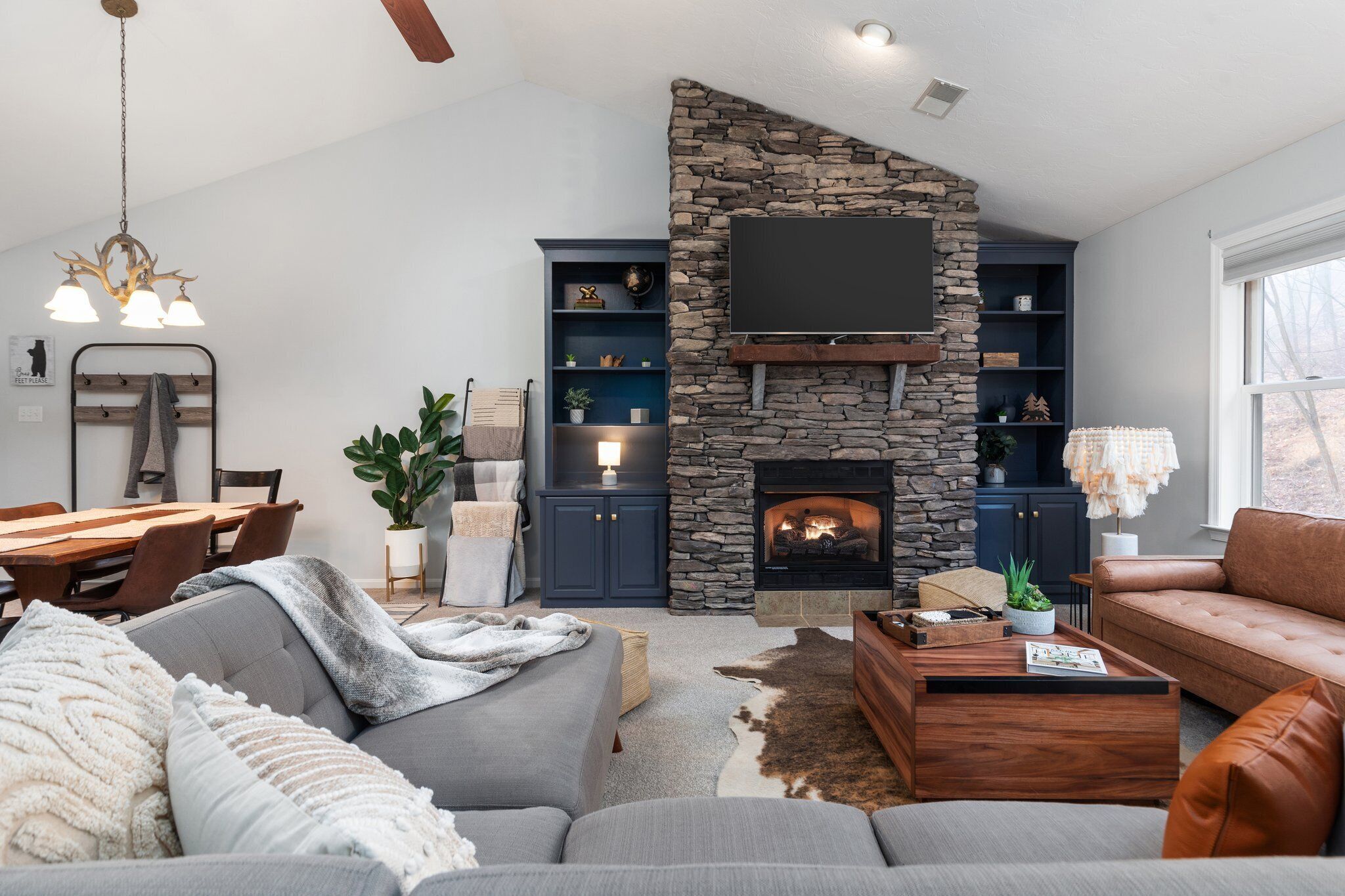 Smart TV, chimenea y videojuegos 