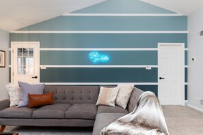 Téléviseur connecté, foyer, jeux vidéo
