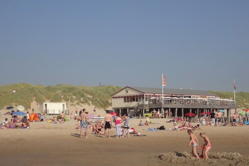 6 pers. Apartment, 3 sep. Sleeping room, 300 m v. Beach, constantly modernized and clean