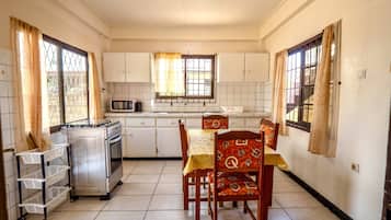 Apartment | Tempat makan
